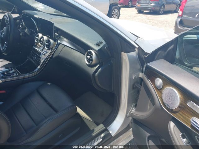 WDDWK8DBXKF779038 Mercedes-Benz C 300