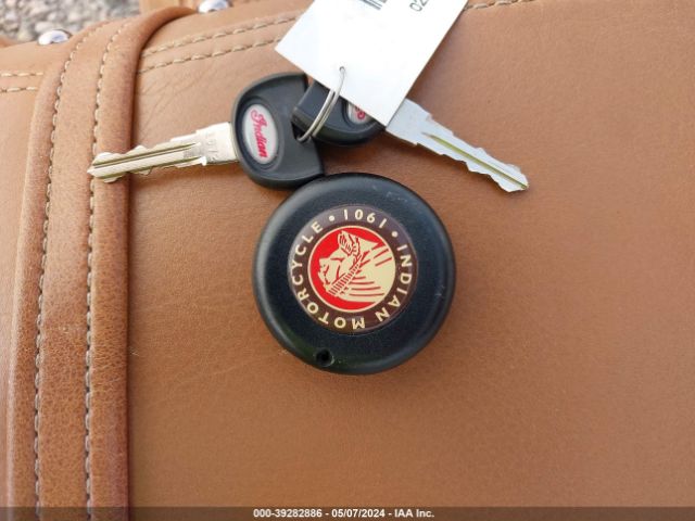 2017 INDIAN MOTORCYCLE CO. CHIEF 56KCCVAA2H3351439 Photo 10