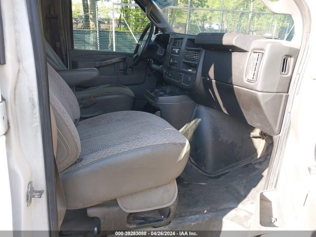 Chevrolet Express 2500 Work Van 2016 1GCWGAFF6G1119148 Image 5