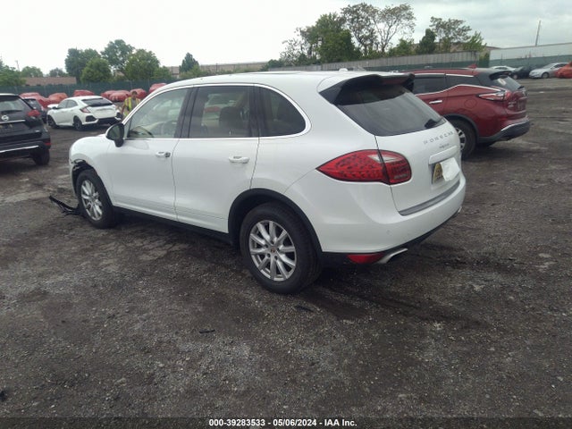 2013 PORSCHE CAYENNE WP1AA2A28DLA04734 Photo 2