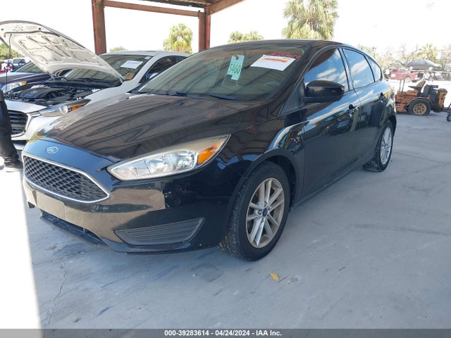Ford FOCUS SE 2018 1FADP3K21JL319605 Image 2
