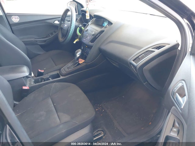 Ford FOCUS SE 2018 1FADP3K21JL319605 Image 5