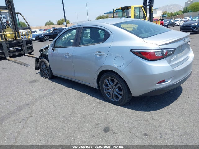 Toyota YARIS LE 2019 3MYDLBYV4KY505537 Image 3