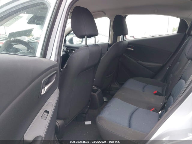 Toyota YARIS LE 2019 3MYDLBYV4KY505537 Image 8