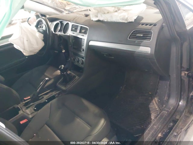 3VW117AUXFM033554 Volkswagen Golf Tsi S 4-door