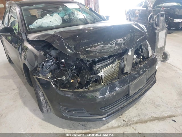3VW117AUXFM033554 Volkswagen Golf Tsi S 4-door