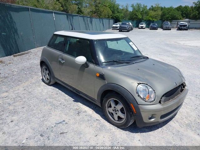 2008 MINI COOPER WMWMF33568TT60471 Photo 0