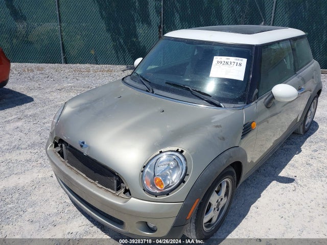 2008 MINI COOPER WMWMF33568TT60471 Photo 1