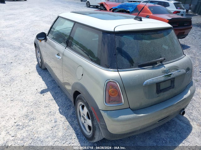 2008 MINI COOPER WMWMF33568TT60471 Photo 2