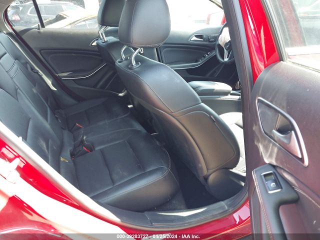 WDCTG4EB0FJ132666 Mercedes-Benz GLA 250