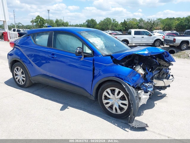 Toyota C-HR LE 2019 NMTKHMBX1KR070138 Image 1