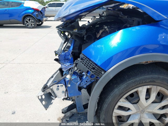 Toyota C-HR LE 2019 NMTKHMBX1KR070138 Image 18
