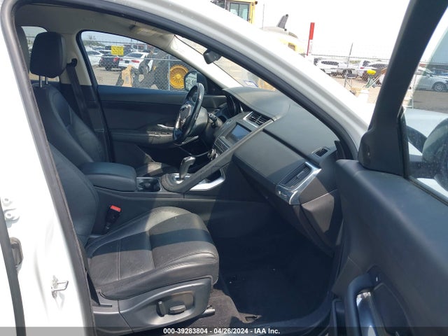 2018 JAGUAR E-PACE SADFJ2FX2J1Z32269 Photo 4