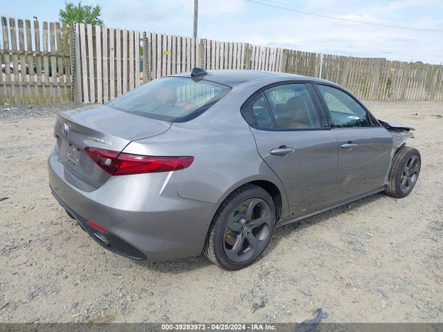 ZARFANAN5K7605646 Alfa Romeo Giulia Sport Awd