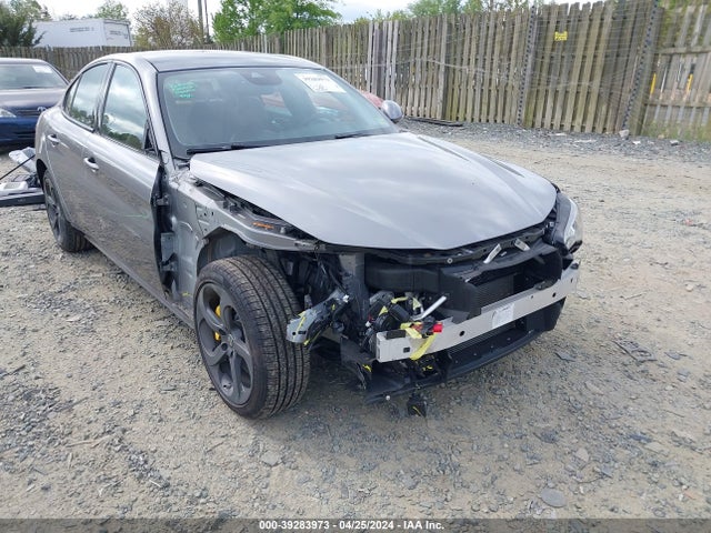 ZARFANAN5K7605646 Alfa Romeo Giulia Sport Awd