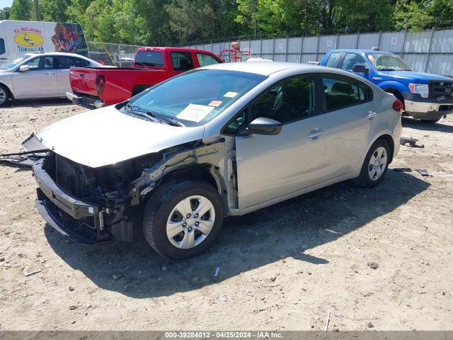 KIA FORTE LX 2017 3KPFK4A73HE140067 Image 2