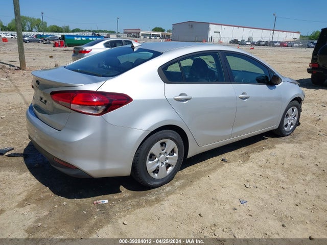 KIA FORTE LX 2017 3KPFK4A73HE140067 Image 4