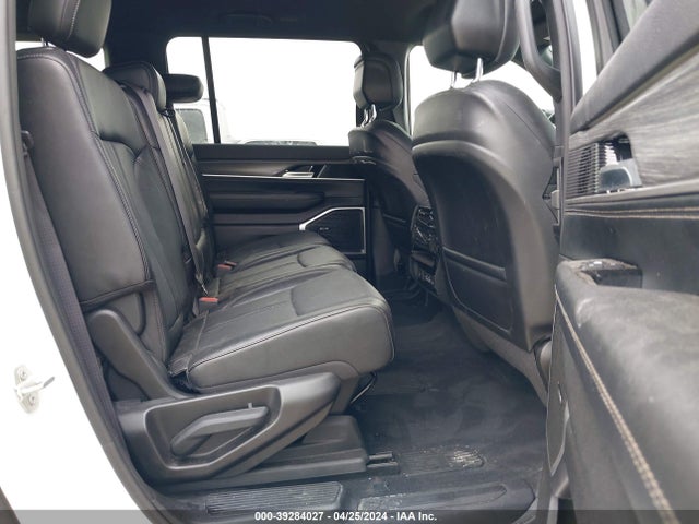 1C4SJRBP8PS584618 Jeep Wagoneer L Series Ii 4x2
