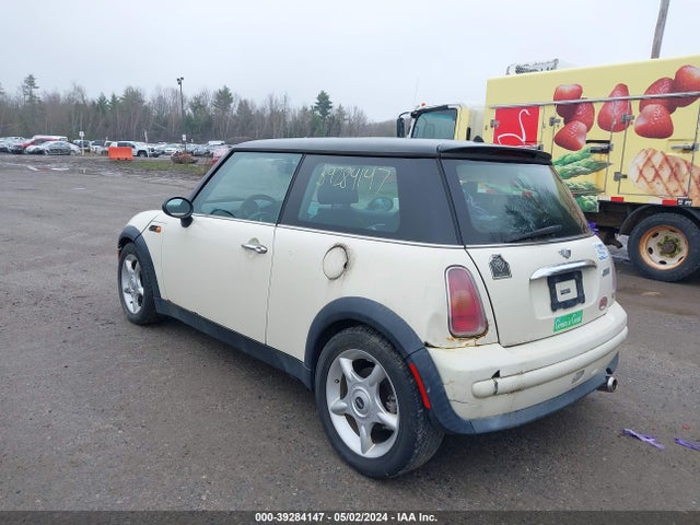 2003 MINI COOPER WMWRC33433TC44887 Photo 2