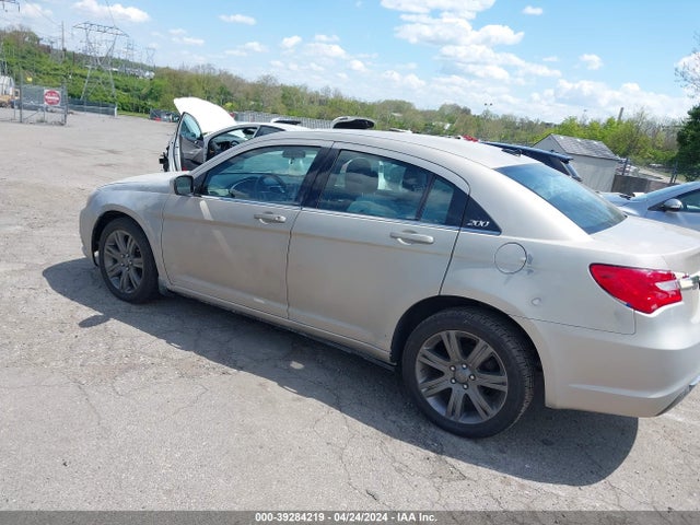 Продаж на аукціоні авто 2013 Chrysler 200 Touring, vin: 1C3CCBBB4DN714676, номер лоту: 39284219