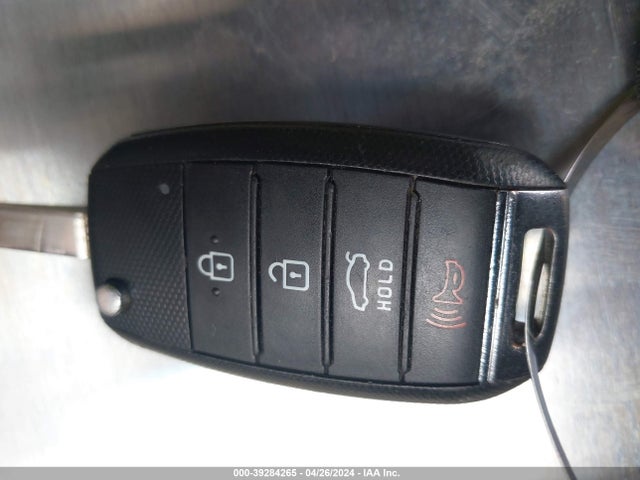 KIA Optima Lx 2018 5XXGT4L33JG270973 Image 11