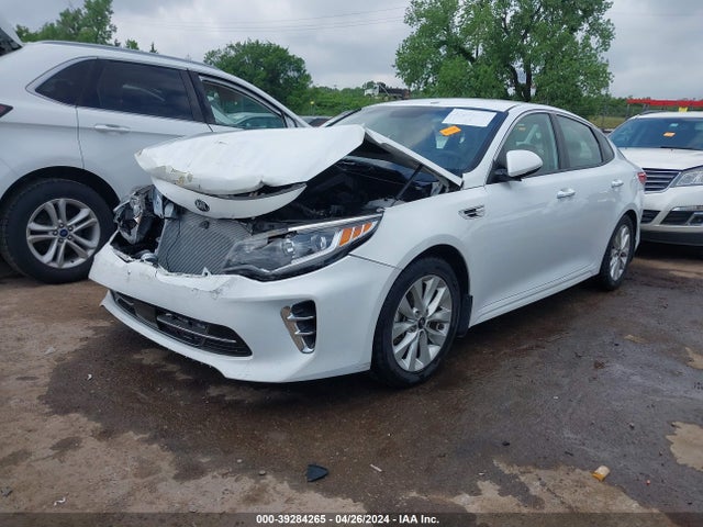 KIA Optima Lx 2018 5XXGT4L33JG270973 Image 2