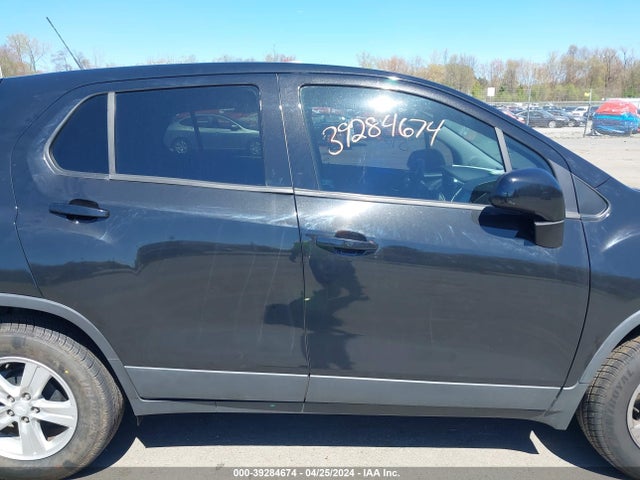 Chevrolet TRAX LS 2019 3GNCJKSB1KL213394 Image 13