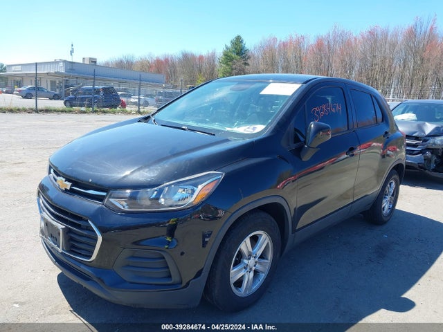 Chevrolet TRAX LS 2019 3GNCJKSB1KL213394 Image 2