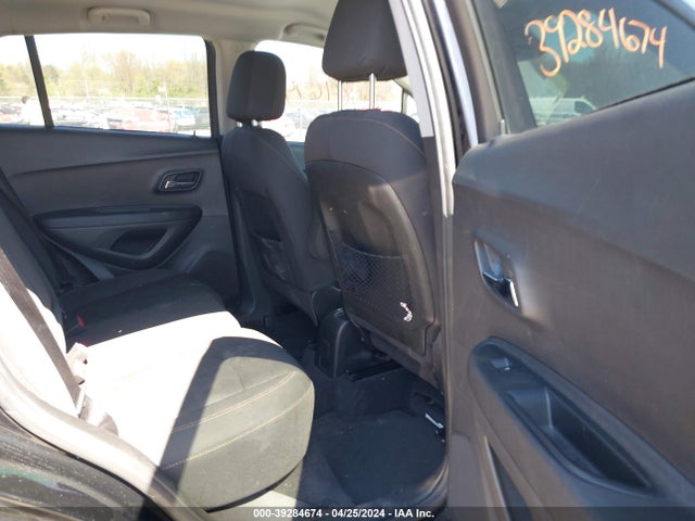 Chevrolet TRAX LS 2019 3GNCJKSB1KL213394 Image 8