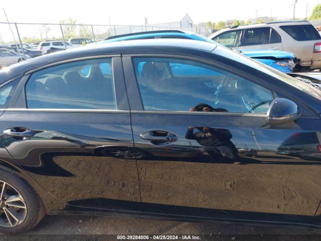 3KPF24ADXRE714736 KIA Forte Lxs