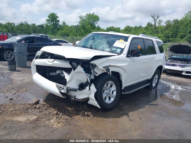 Toyota 4runner Sr5 Premium 2017 JTEZU5JR4H5149866 Image 2