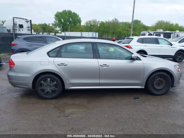 1VWAT7A38EC056039 Volkswagen Passat 1.8t S