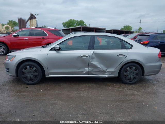 1VWAT7A38EC056039 Volkswagen Passat 1.8t S