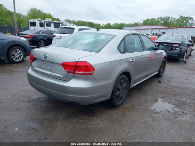 1VWAT7A38EC056039 Volkswagen Passat 1.8t S