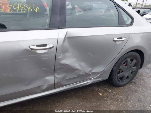1VWAT7A38EC056039 Volkswagen Passat 1.8t S