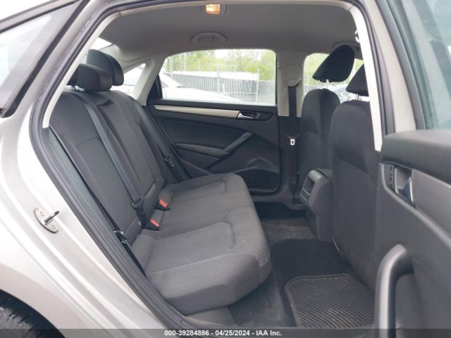 1VWAT7A38EC056039 Volkswagen Passat 1.8t S