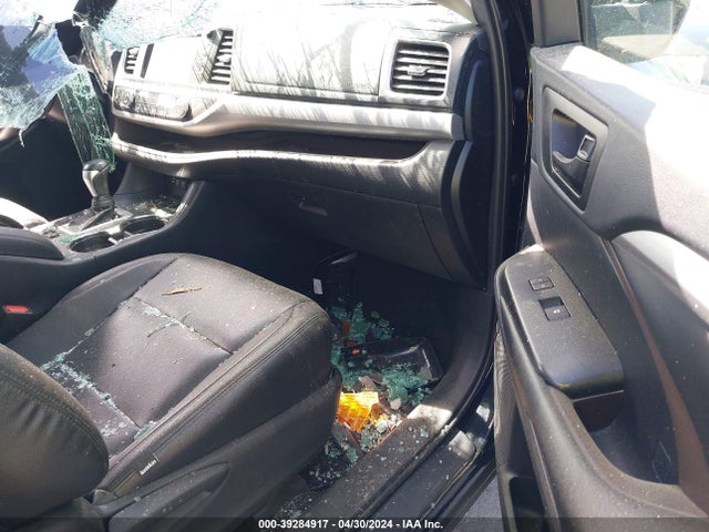 Toyota Highlander Le Plus 2019 5TDBZRFH2KS970688 Image 5