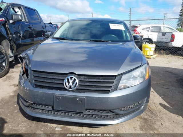 1VWAT7A31EC082482 Volkswagen Passat 1.8t Wolfsburg Edition