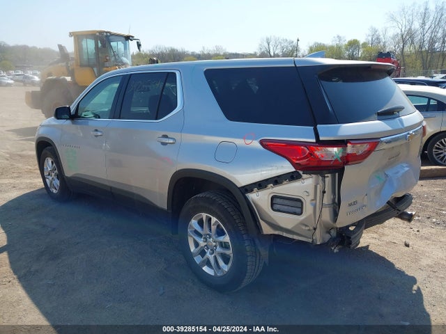 Chevrolet Traverse Ls 2018 1GNERFKW4JJ261277 Image 3