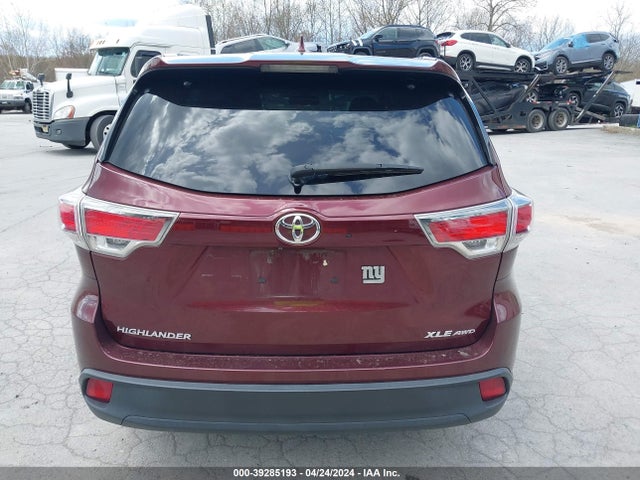 Toyota Highlander Xle V6 2015 5TDJKRFH1FS088370 Image 16