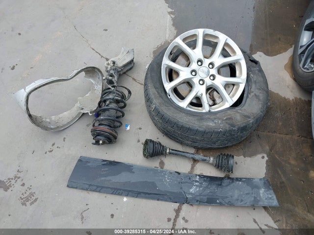 1C4PJLLB3JD537840 Jeep Cherokee Latitude Plus Fwd