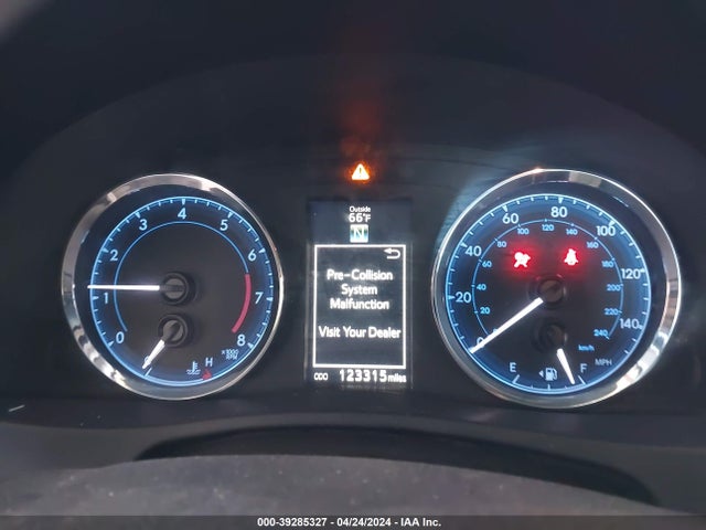 Toyota COROLLA SE 2017 5YFBURHEXHP648626 Image 16
