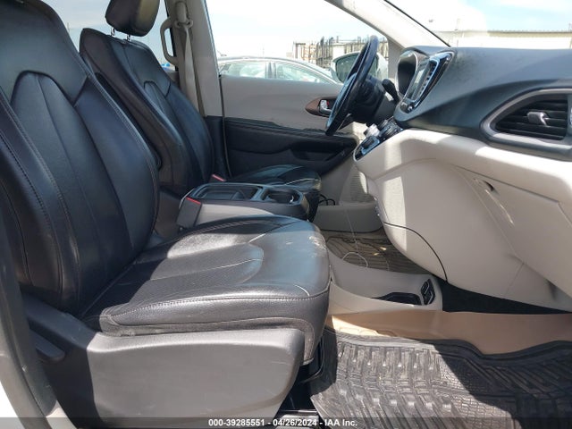2C4RC1BG1KR627765 Chrysler Pacifica Touring L