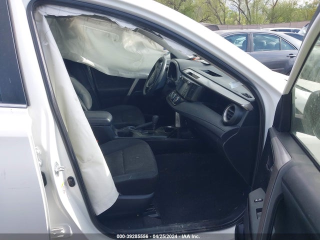 Toyota RAV4 LE 2017 JTMBFREV7HJ127382 Image 5
