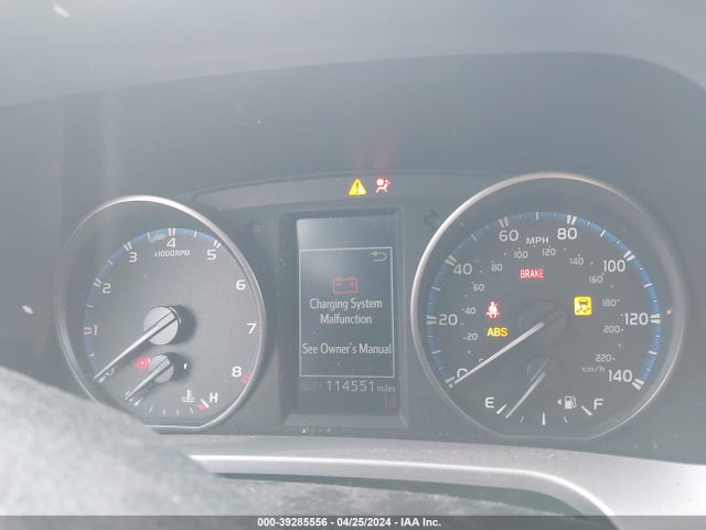 Toyota RAV4 LE 2017 JTMBFREV7HJ127382 Image 7