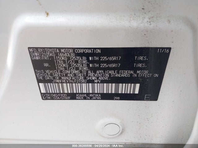 Toyota RAV4 LE 2017 JTMBFREV7HJ127382 Image 9