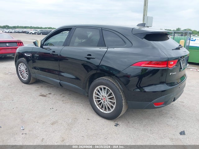 2017 JAGUAR F-PACE SADCS2BV5HA082068 Photo 2