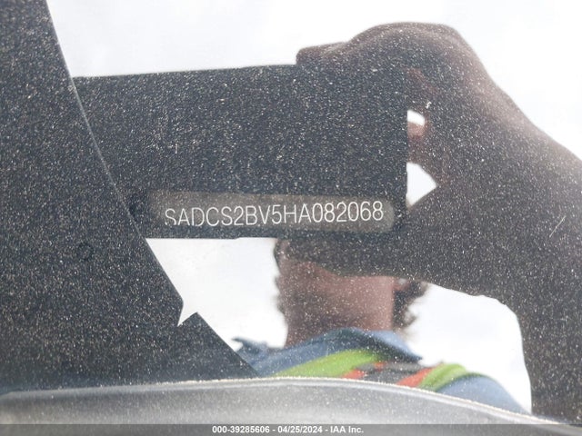 2017 JAGUAR F-PACE SADCS2BV5HA082068 Photo 8