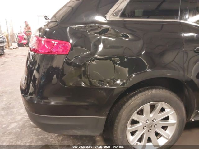 2LMHJ5NK4KBL02092 Lincoln Mkt Livery