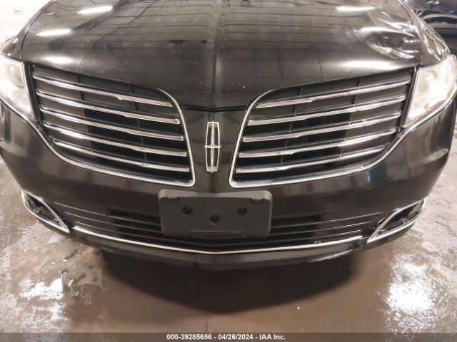 2LMHJ5NK4KBL02092 Lincoln Mkt Livery